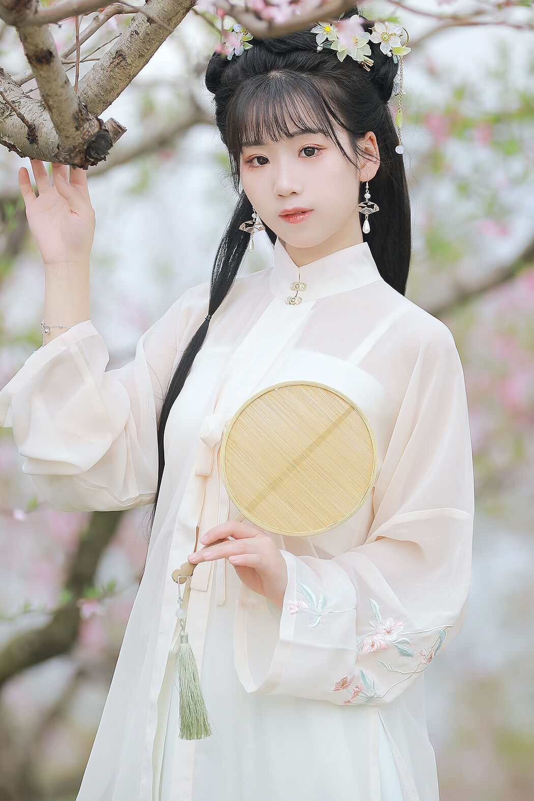 YiTuYu艺图语 Vol.8461 周周Ay (23P) Cover Photo