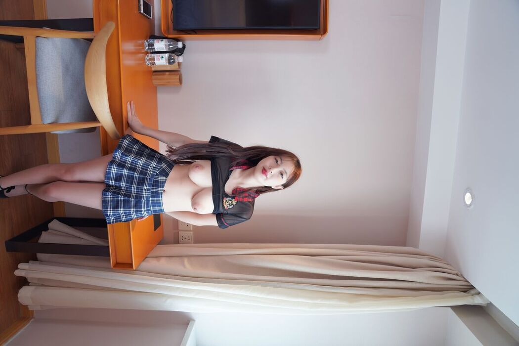 XR Uncensored Lin Xing Lan 林星阑 &#8211; R18 秀人绝密 3万元资料超时长 16K超清特写 Part04 (67P)