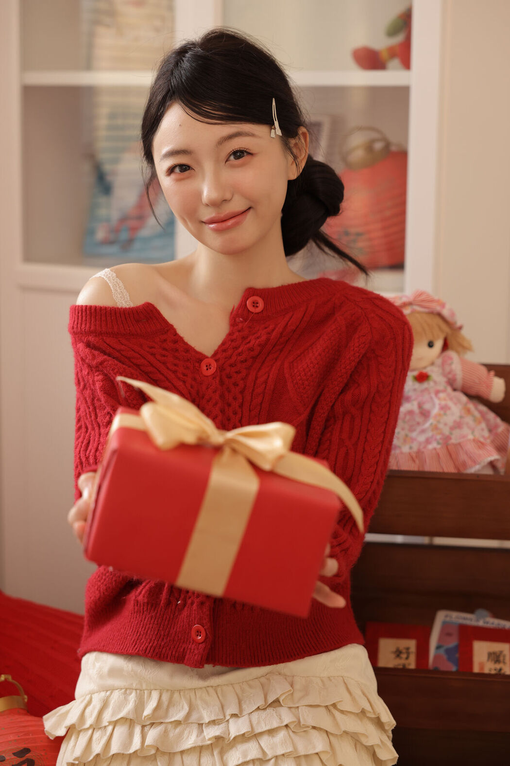 YiTuYu艺图语 Vol.8451 小羊爱干饭 (24P)