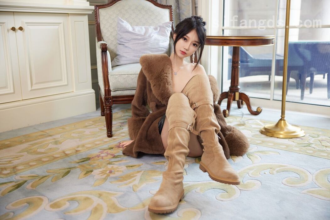 XR Uncensored Yue Er Yue Er 玥儿玥er &#8211; R18 秀人网模特 魅力皮草 Part01 (47P &#8211; 5V)