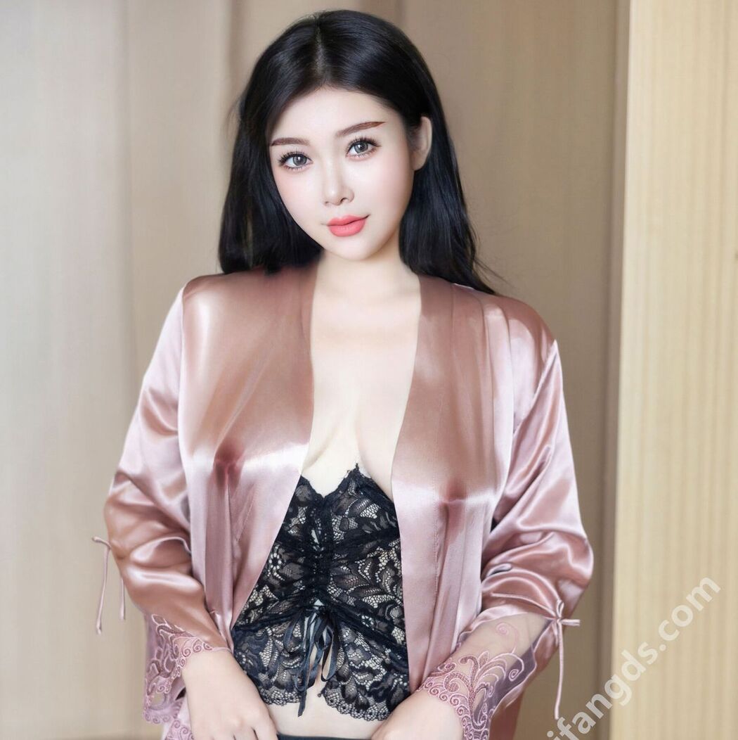 XR Uncensored Bai Jie Bessie 白洁Bessie &#8211; R18 秀人网模特 风韵小少妇 (70P &#8211; 2V)