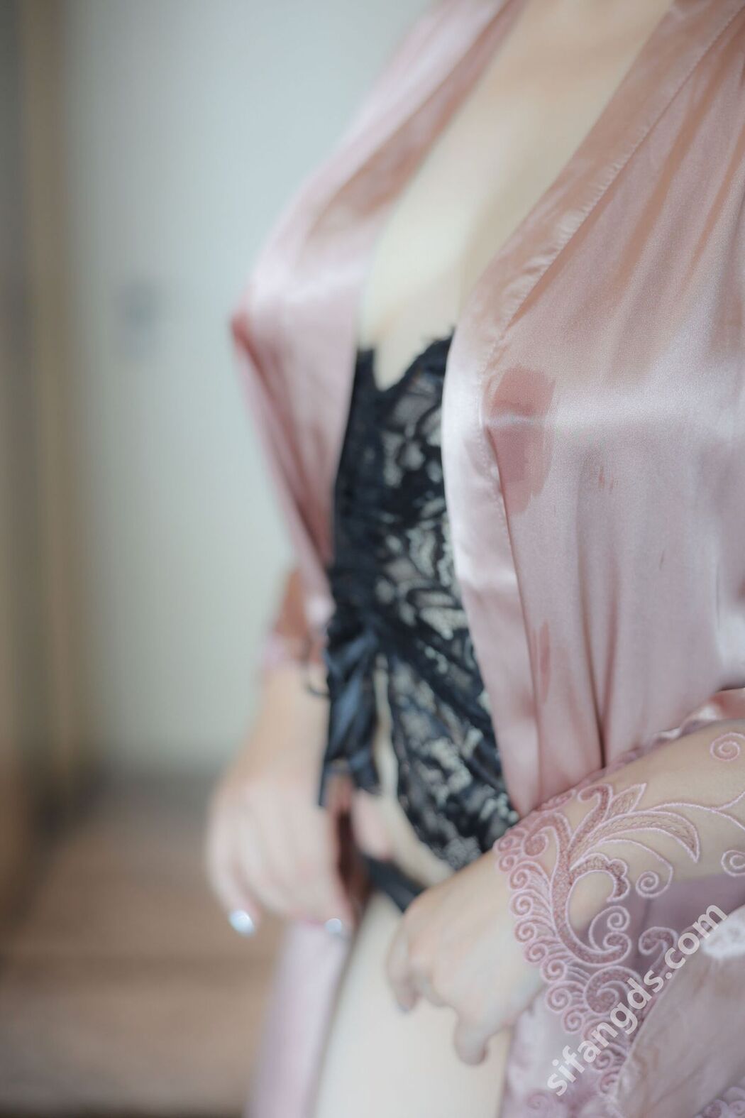 XR Uncensored Bai Jie Bessie 白洁Bessie &#8211; R18 秀人网模特 风韵小少妇 (70P &#8211; 2V)