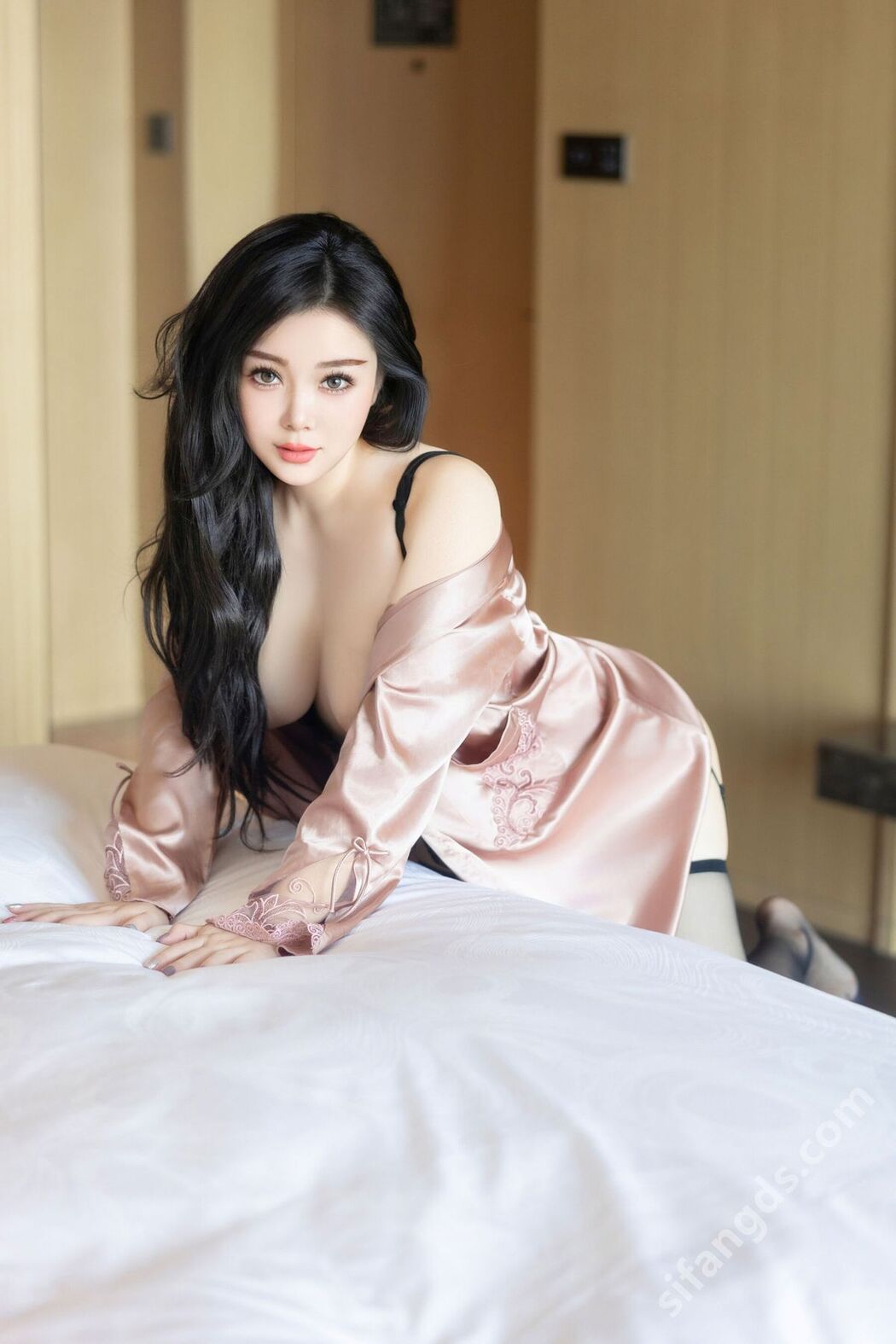XR Uncensored Bai Jie Bessie 白洁Bessie &#8211; R18 秀人网模特 风韵小少妇 (70P &#8211; 2V)