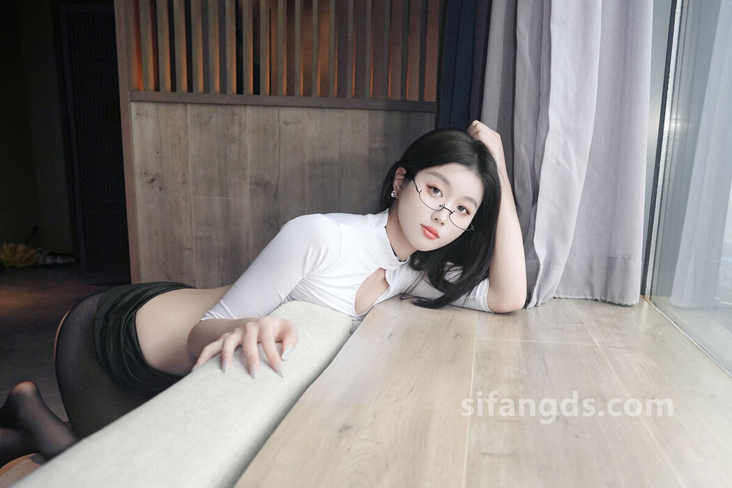 XR Uncensored Jiang Nian Yu 江念鱼 &#8211; 超大尺度 露臉漏三點揉逼自慰 掰鮑圖 (67P &#8211; 1V)