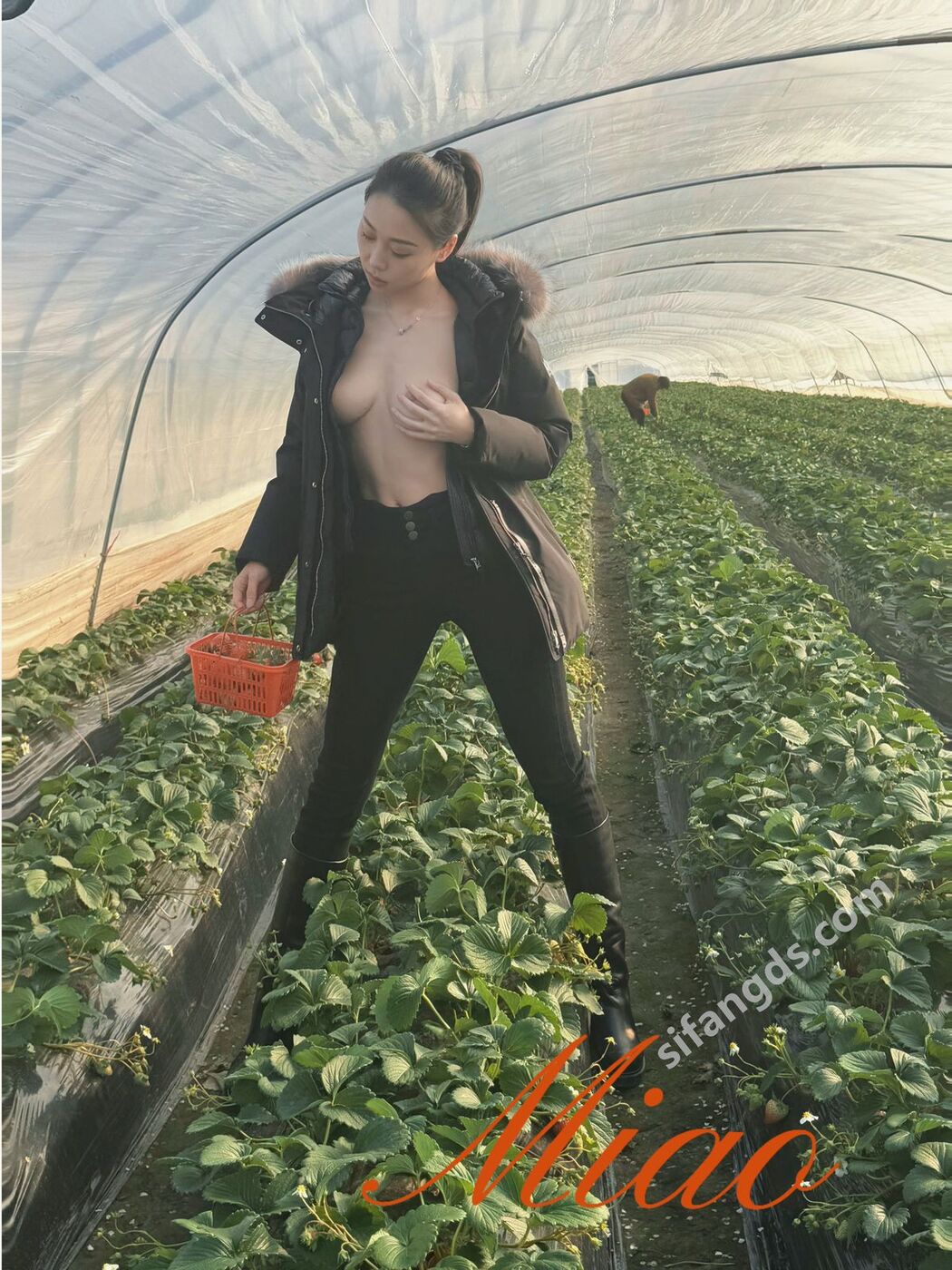 XR Uncensored Qing Miao 清妙 &#8211; R18 秀人网模特 25年新作品 浴室 And 户外 Part02 (53P)