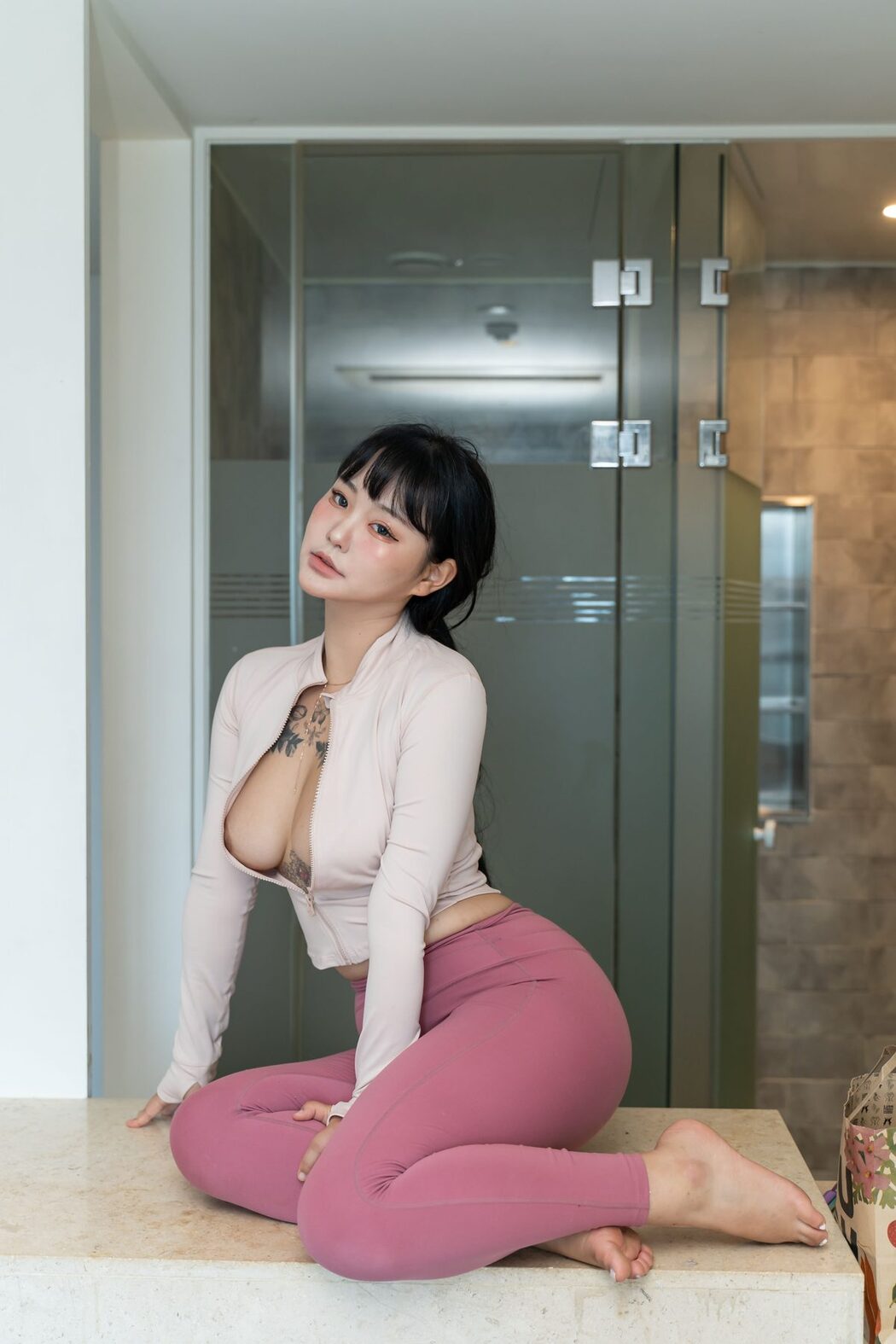 Jeon Bo-Yeon 전보연 &ndash; Nude Leggings
