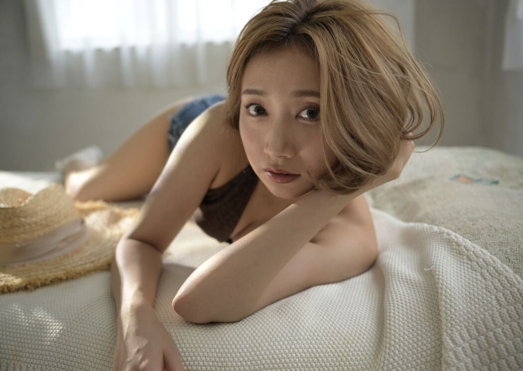 JP Kami Anna 加美杏奈 &#8211; 隣の部屋の美脚お姉さん (66P)