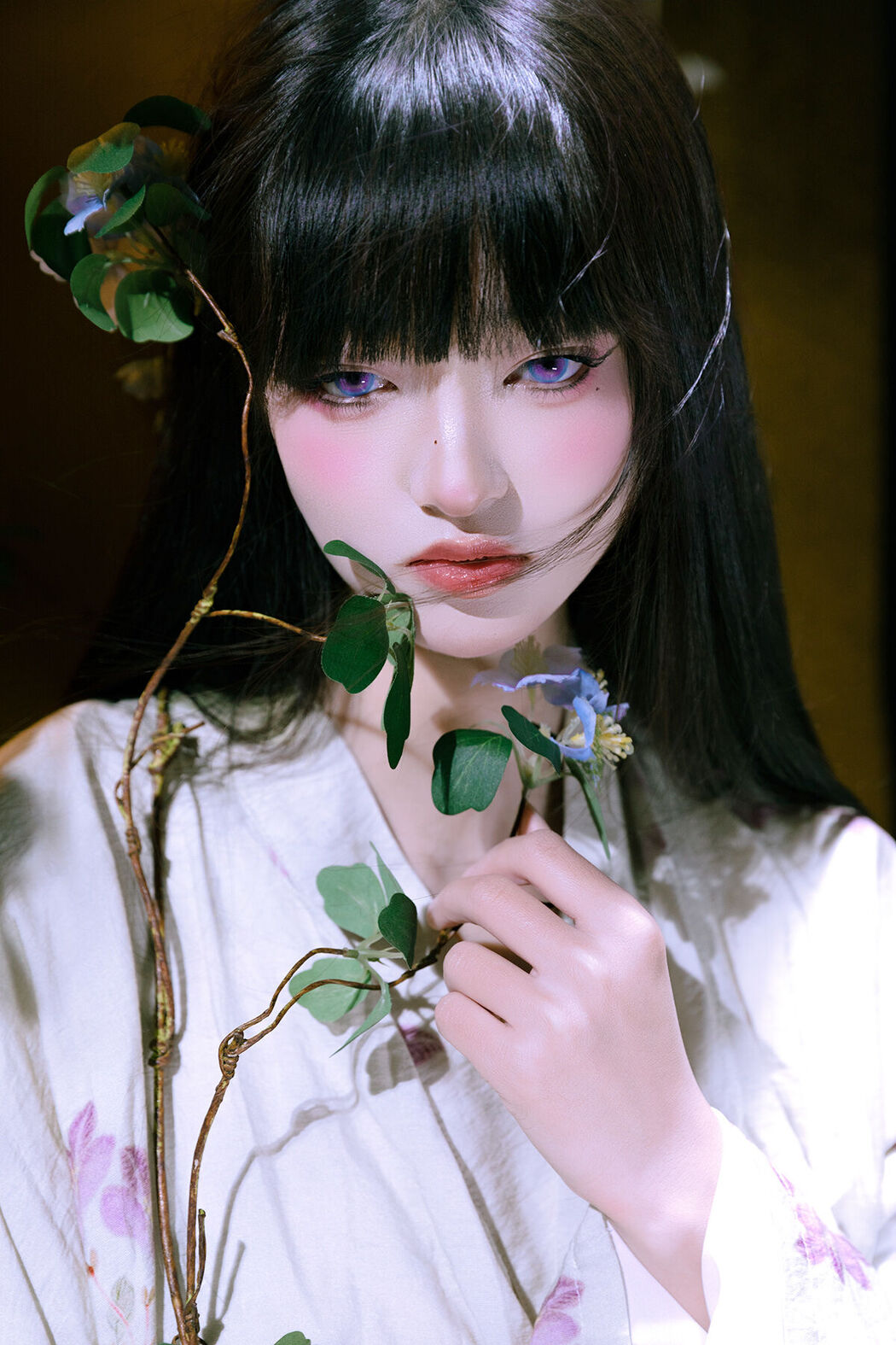 YiTuYu艺图语 Vol.8483 冷酷王爷 (25P) Cover Photo