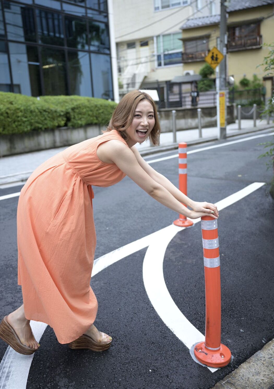 JP Kami Anna 加美杏奈 – 隣の部屋の美脚お姉さん (66P)