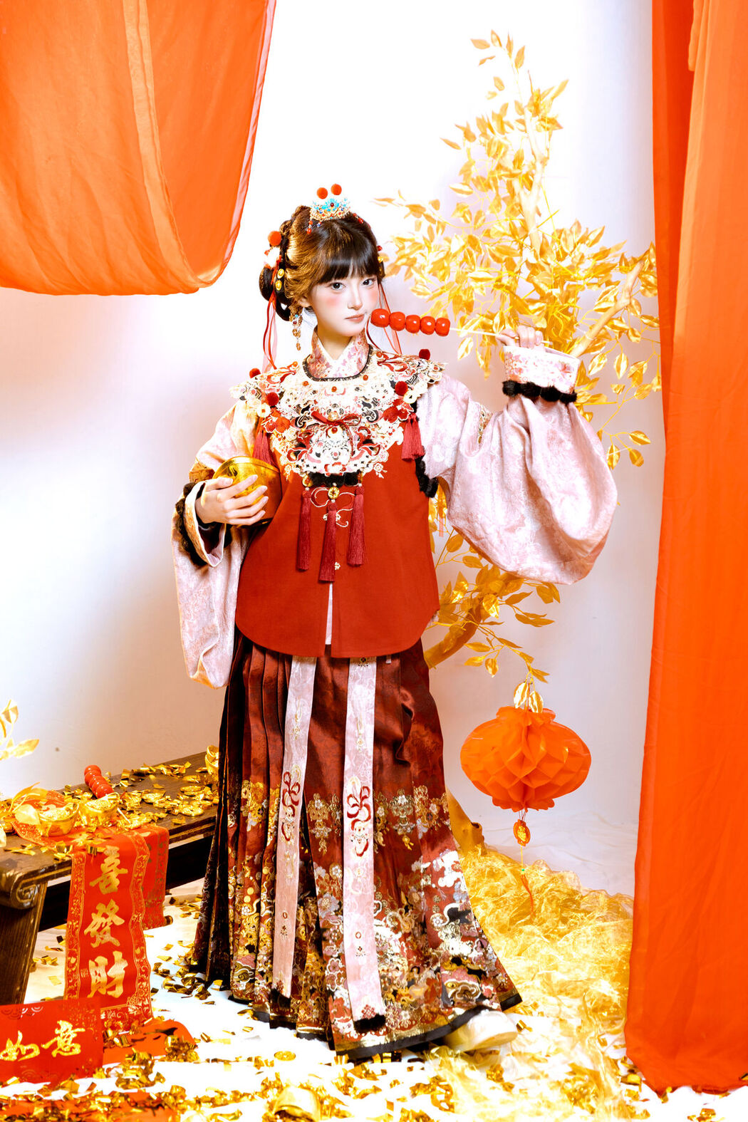 YiTuYu艺图语 Vol.8472 冷酷王爷 (24P)