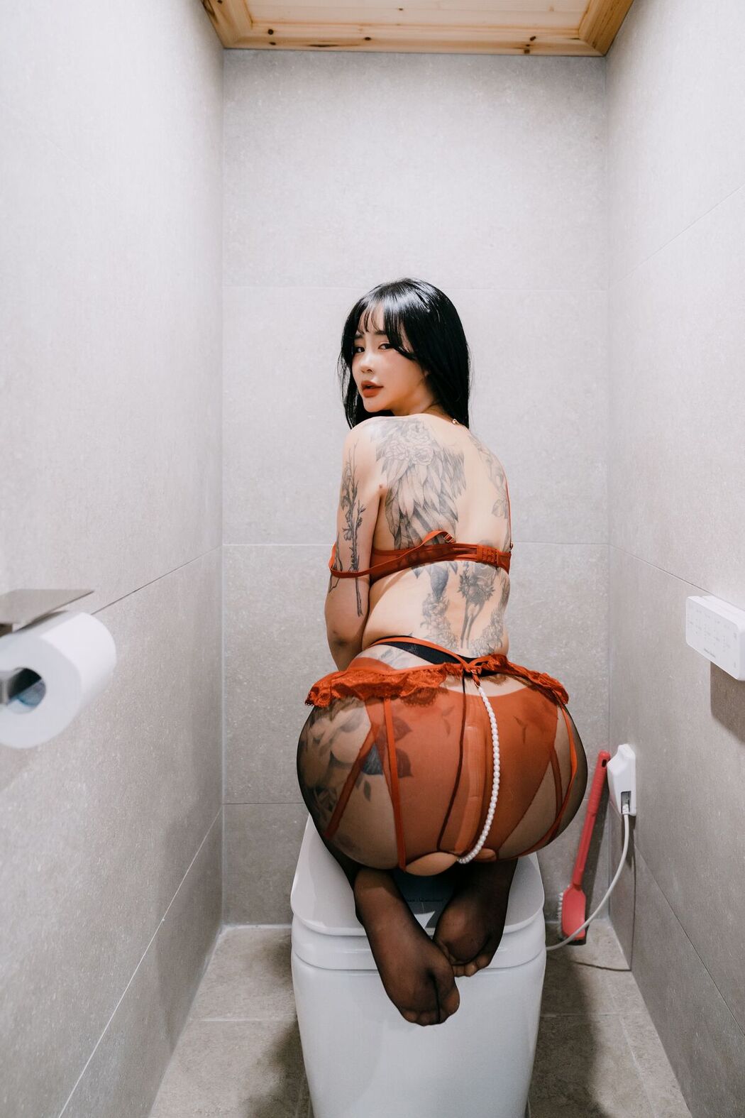 Jeon Bo-Yeon 전보연 – Toilet Girl Part1