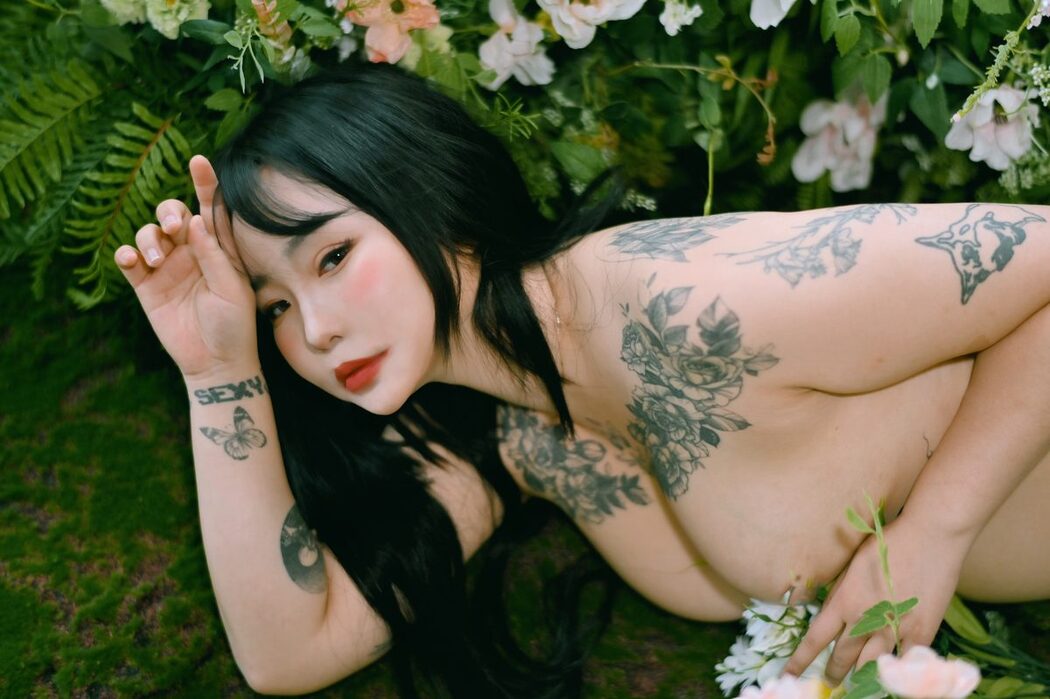 Jeon Bo-Yeon 전보연 &ndash; Nude Flower