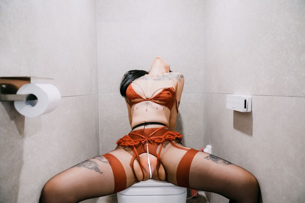 Jeon Bo-Yeon 전보연 – Toilet Girl Part1