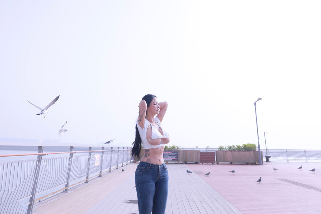 Jeon Bo-Yeon 전보연 – Moo Hot Debut
