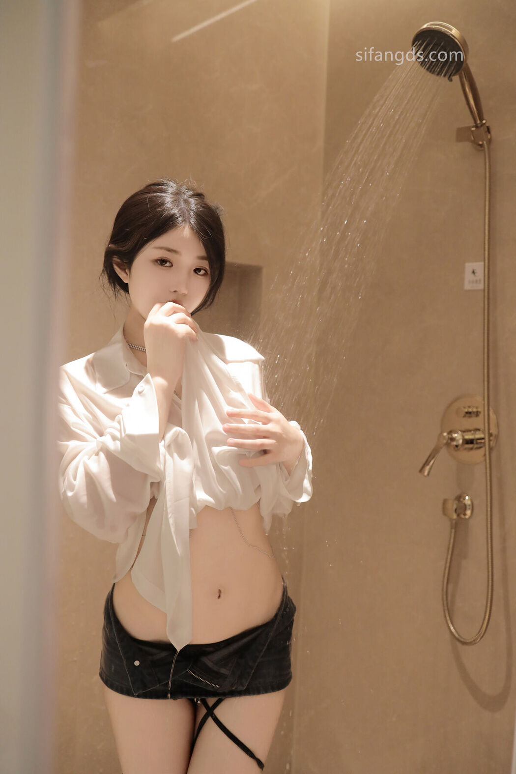 XR Uncensored Chen Xiao Hua 陈小花 &#8211; R18 秀人网模特 浴室中的激情 Part01 (47P &#8211; 8V)
