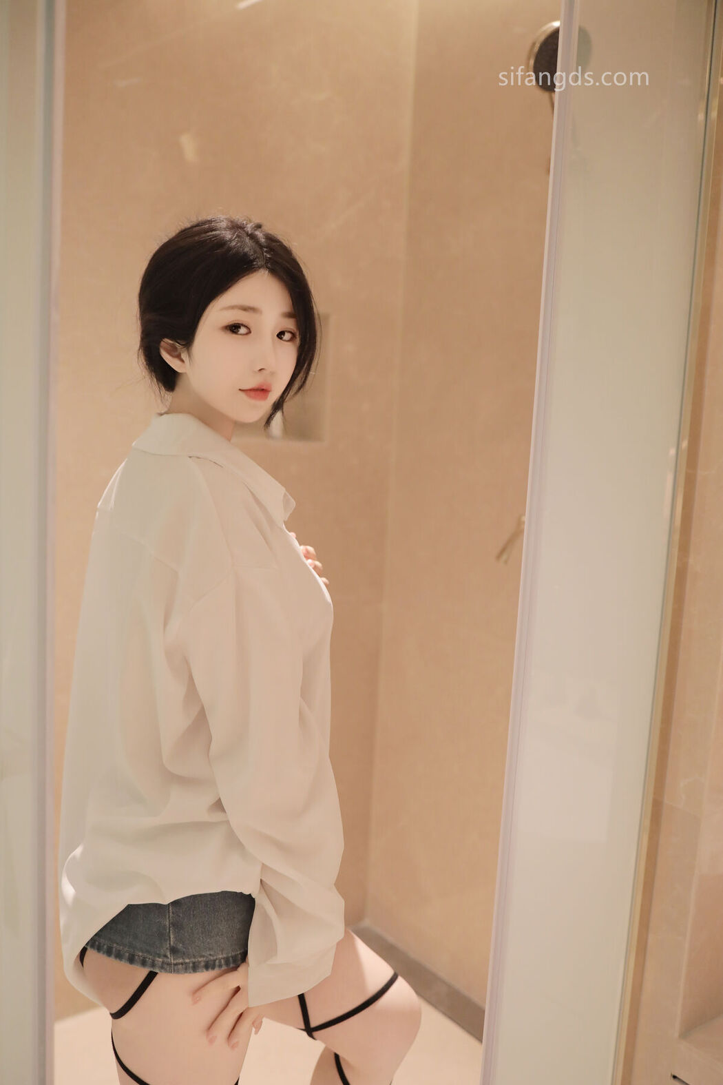 XR Uncensored Chen Xiao Hua 陈小花 &#8211; R18 秀人网模特 浴室中的激情 Part01 (47P &#8211; 8V)