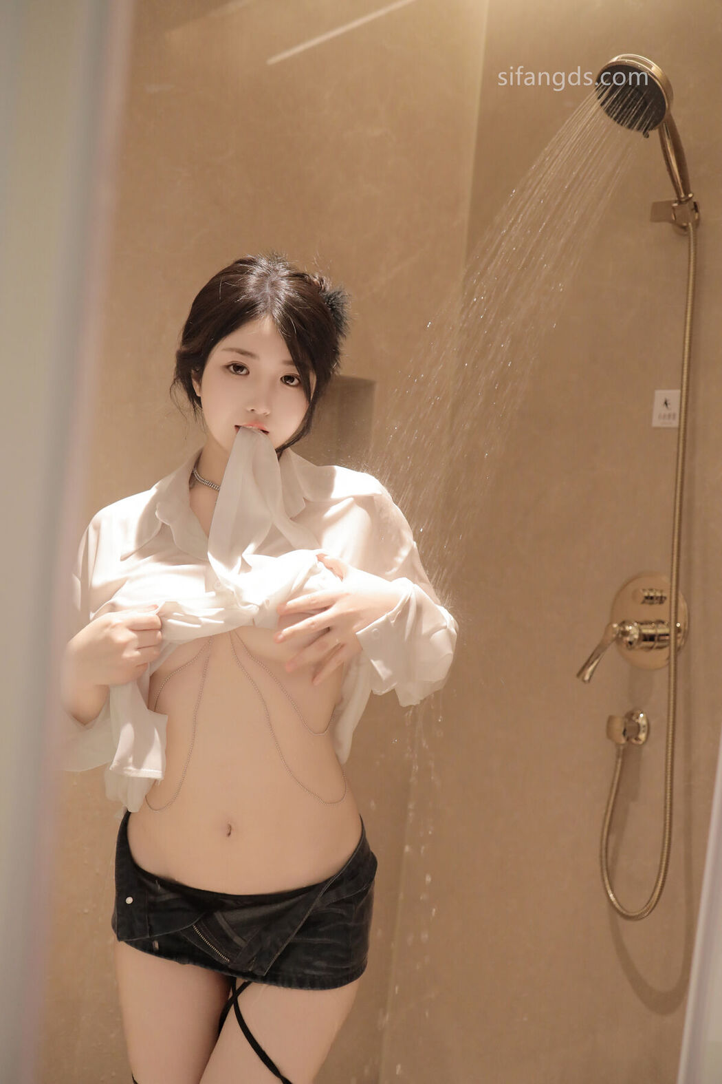 XR Uncensored Chen Xiao Hua 陈小花 &#8211; R18 秀人网模特 浴室中的激情 Part01 (47P &#8211; 8V)