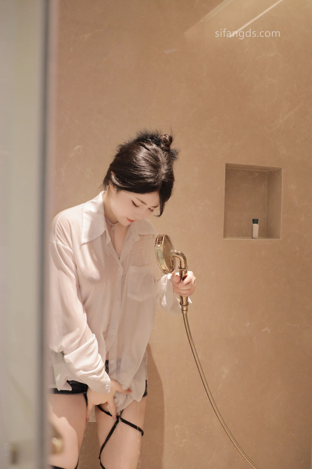 XR Uncensored Chen Xiao Hua 陈小花 &#8211; R18 秀人网模特 浴室中的激情 Part01 (47P &#8211; 8V)