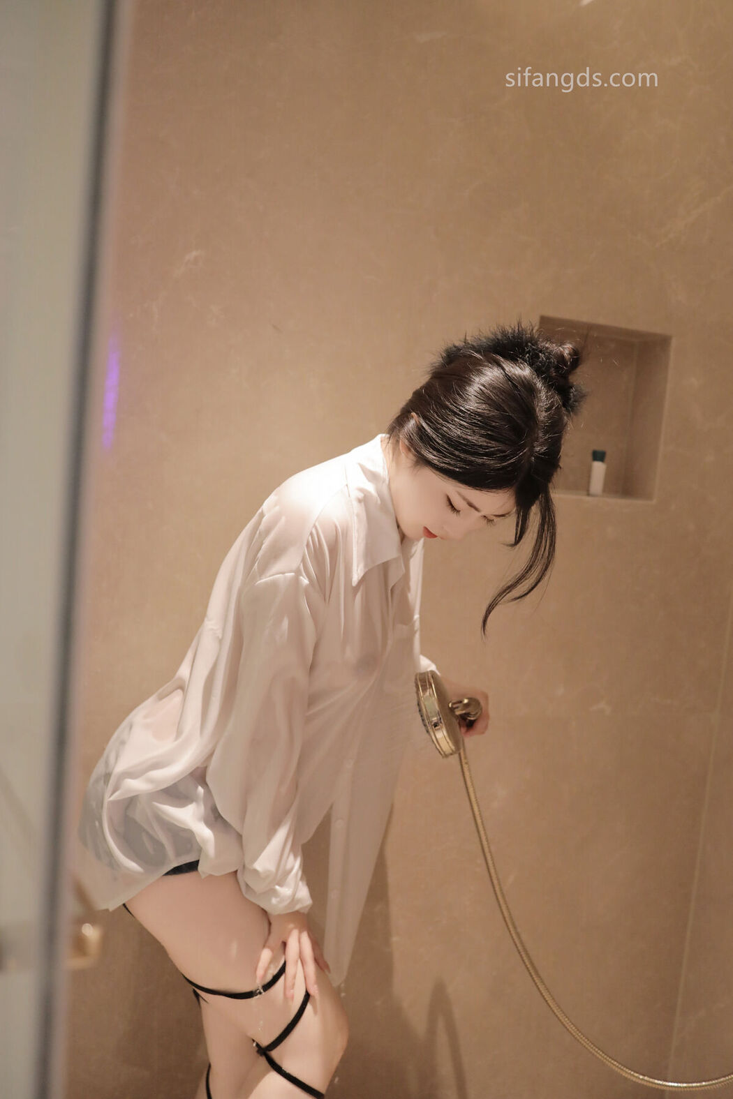 XR Uncensored Chen Xiao Hua 陈小花 &#8211; R18 秀人网模特 浴室中的激情 Part01 (47P &#8211; 8V)