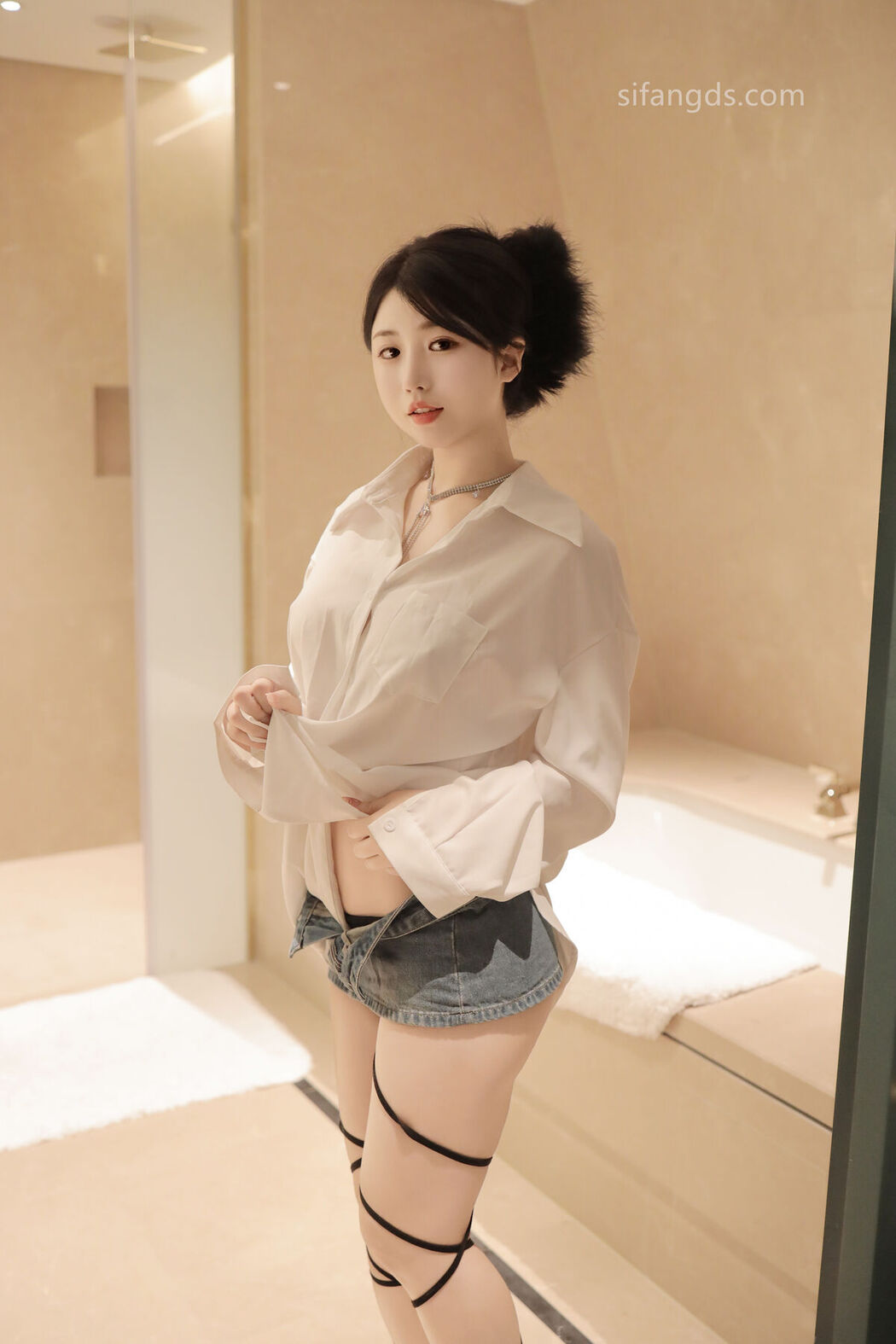 XR Uncensored Chen Xiao Hua 陈小花 &#8211; R18 秀人网模特 浴室中的激情 Part01 (47P &#8211; 8V)