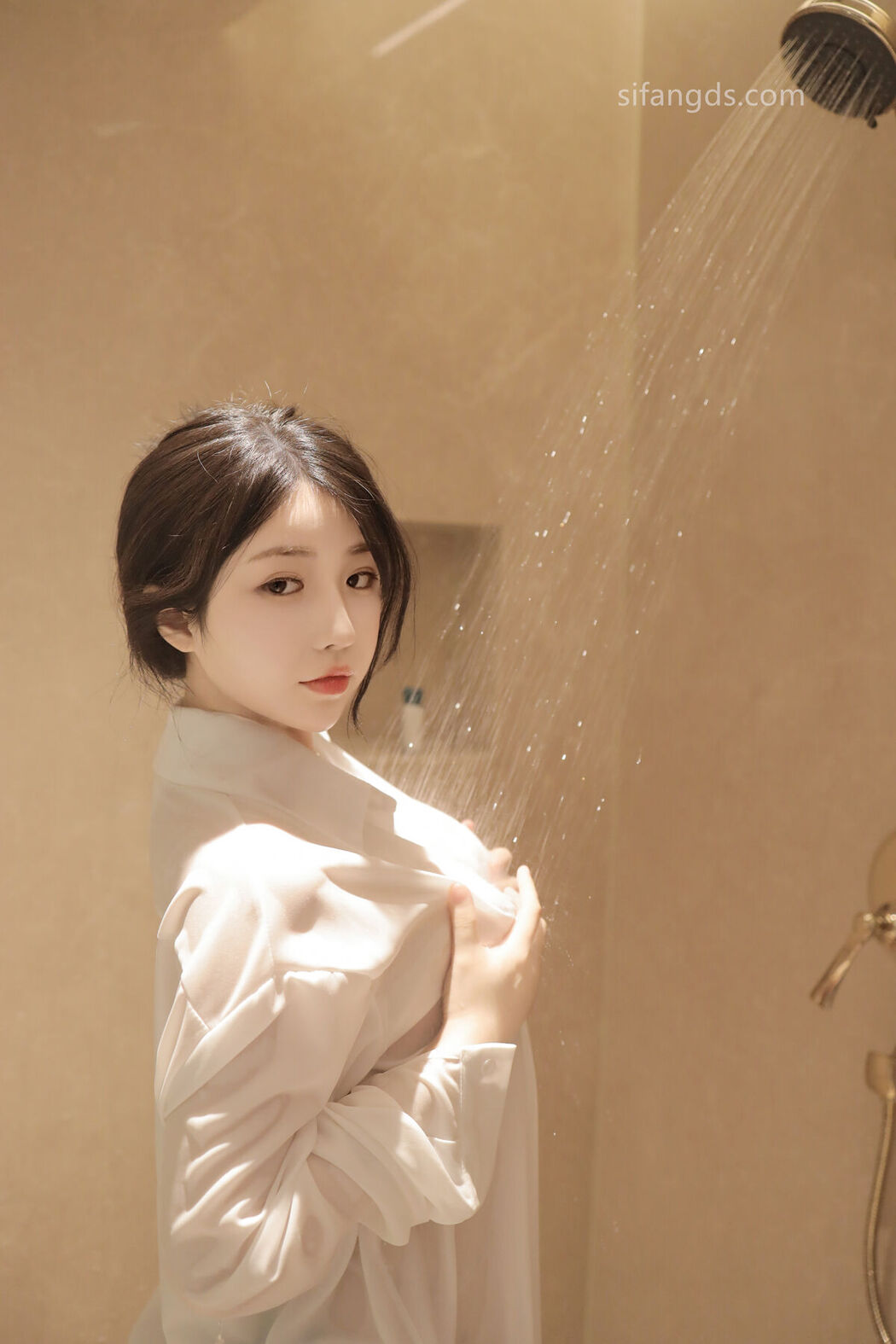 XR Uncensored Chen Xiao Hua 陈小花 &#8211; R18 秀人网模特 浴室中的激情 Part01 (47P &#8211; 8V)