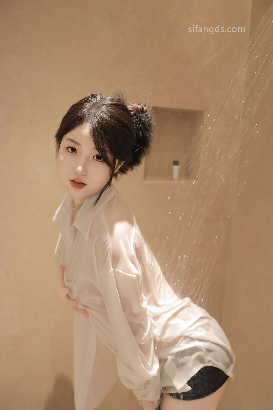 XR Uncensored Chen Xiao Hua 陈小花 &#8211; R18 秀人网模特 浴室中的激情 Part01 (47P &#8211; 8V)