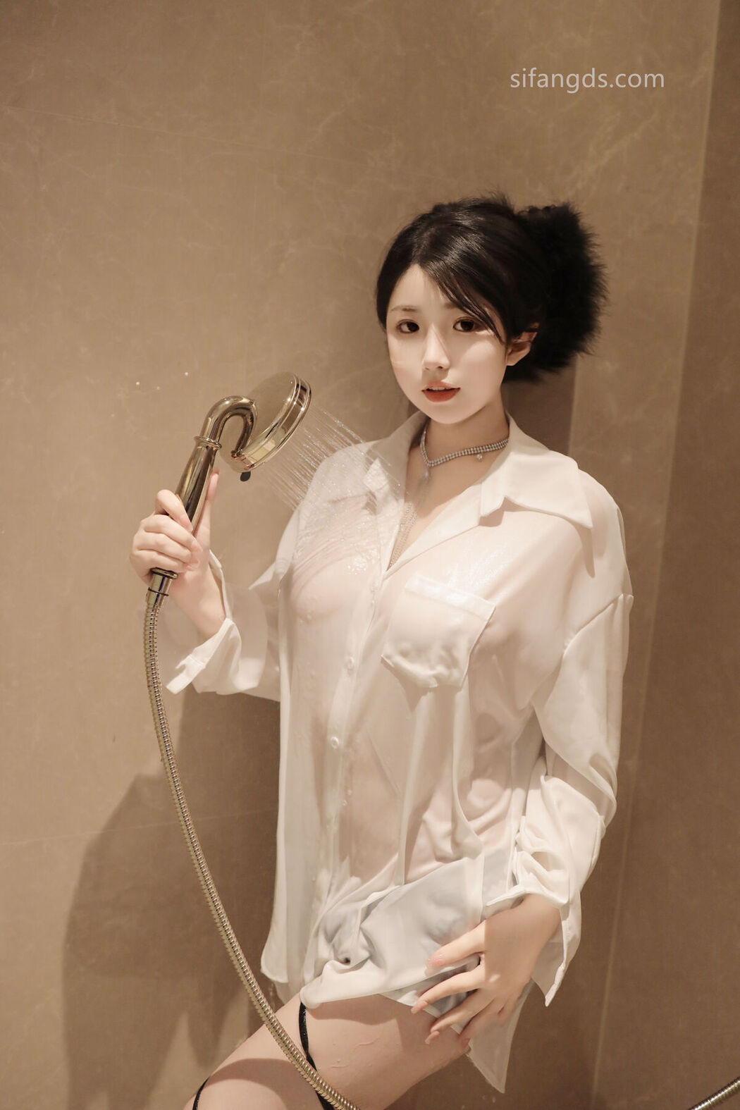 XR Uncensored Chen Xiao Hua 陈小花 &#8211; R18 秀人网模特 浴室中的激情 Part01 (47P &#8211; 8V)