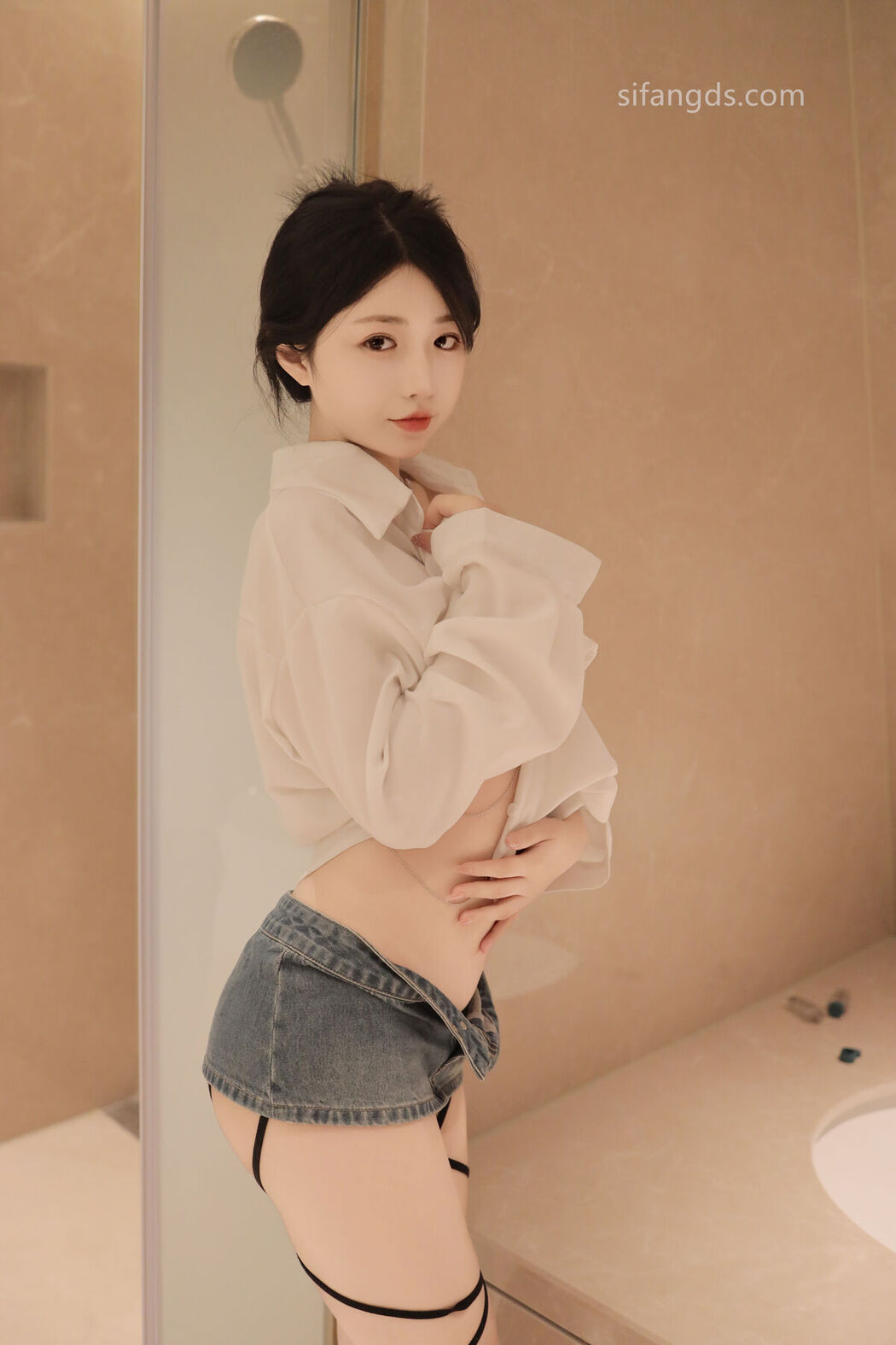 XR Uncensored Chen Xiao Hua 陈小花 &#8211; R18 秀人网模特 浴室中的激情 Part01 (47P &#8211; 8V)