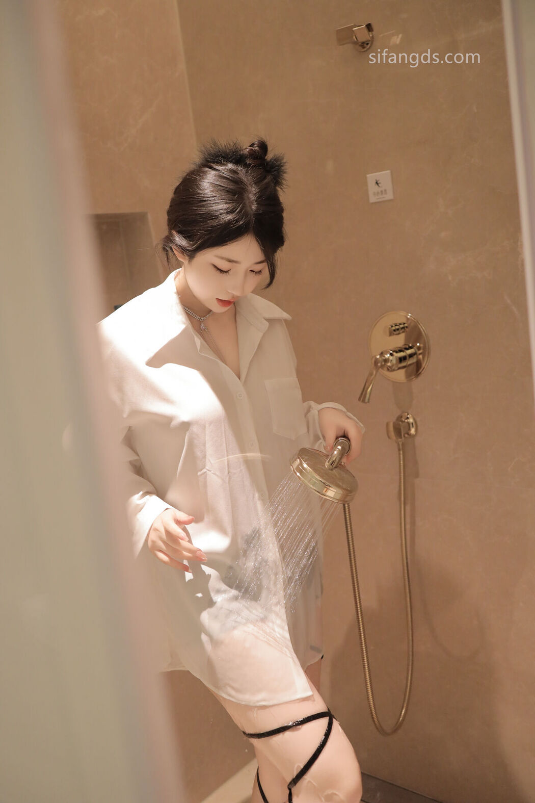 XR Uncensored Chen Xiao Hua 陈小花 &#8211; R18 秀人网模特 浴室中的激情 Part01 (47P &#8211; 8V)