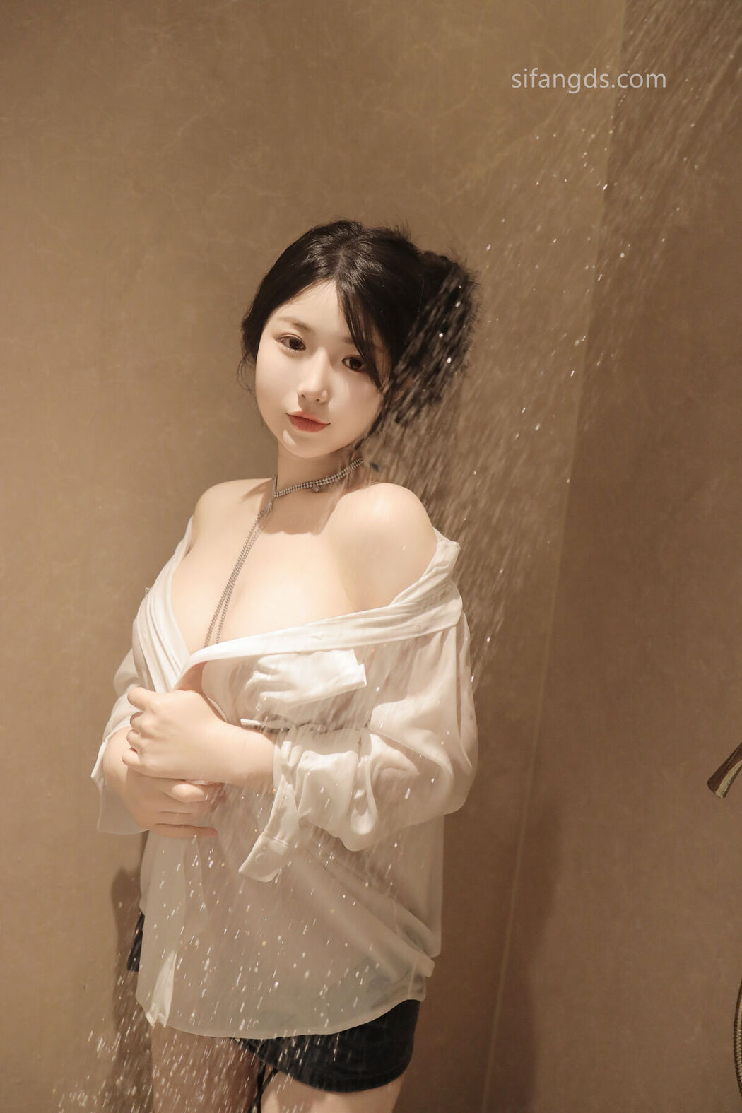 XR Uncensored Chen Xiao Hua 陈小花 &#8211; R18 秀人网模特 浴室中的激情 Part01 (47P &#8211; 8V)