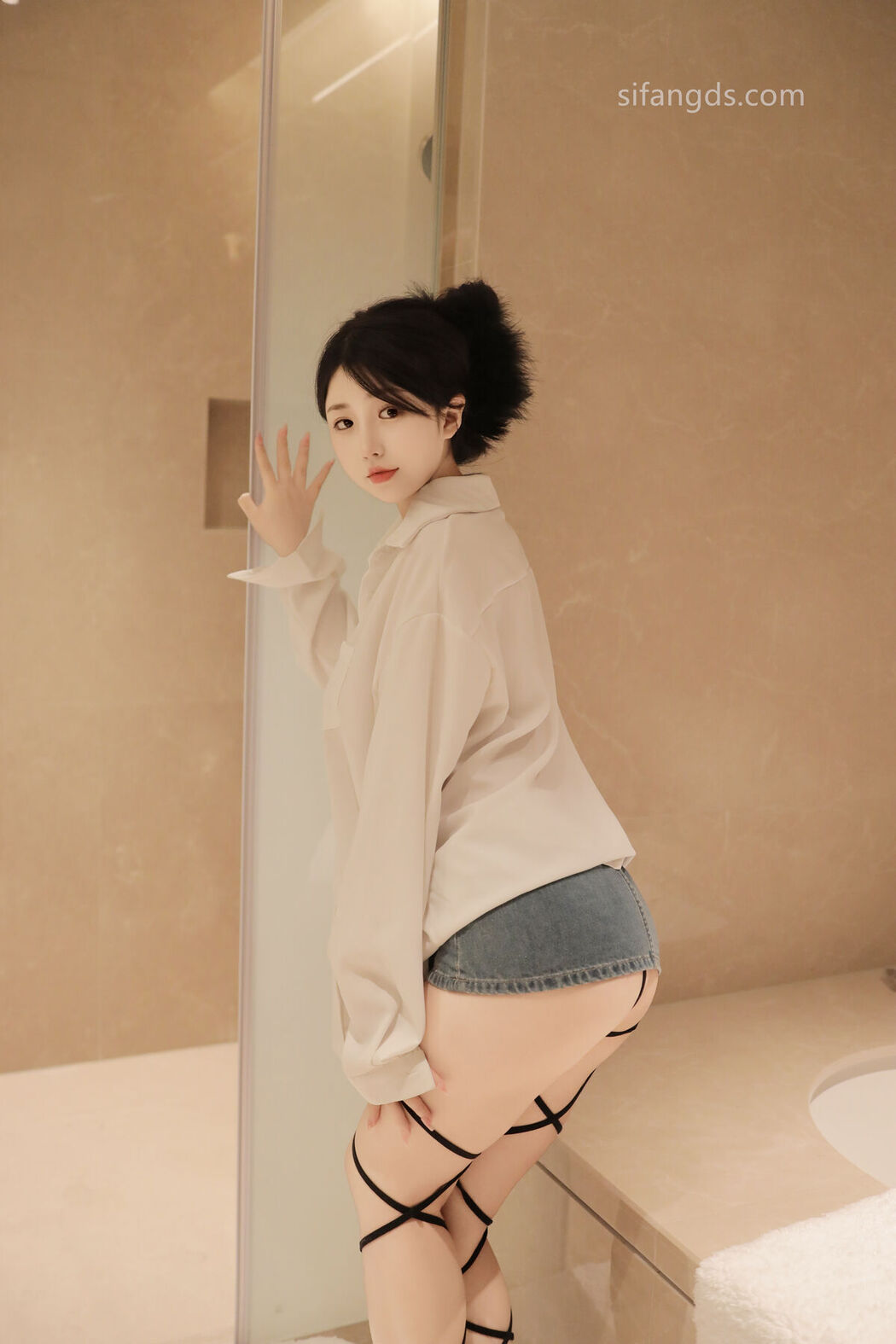 XR Uncensored Chen Xiao Hua 陈小花 &#8211; R18 秀人网模特 浴室中的激情 Part02 (47P)