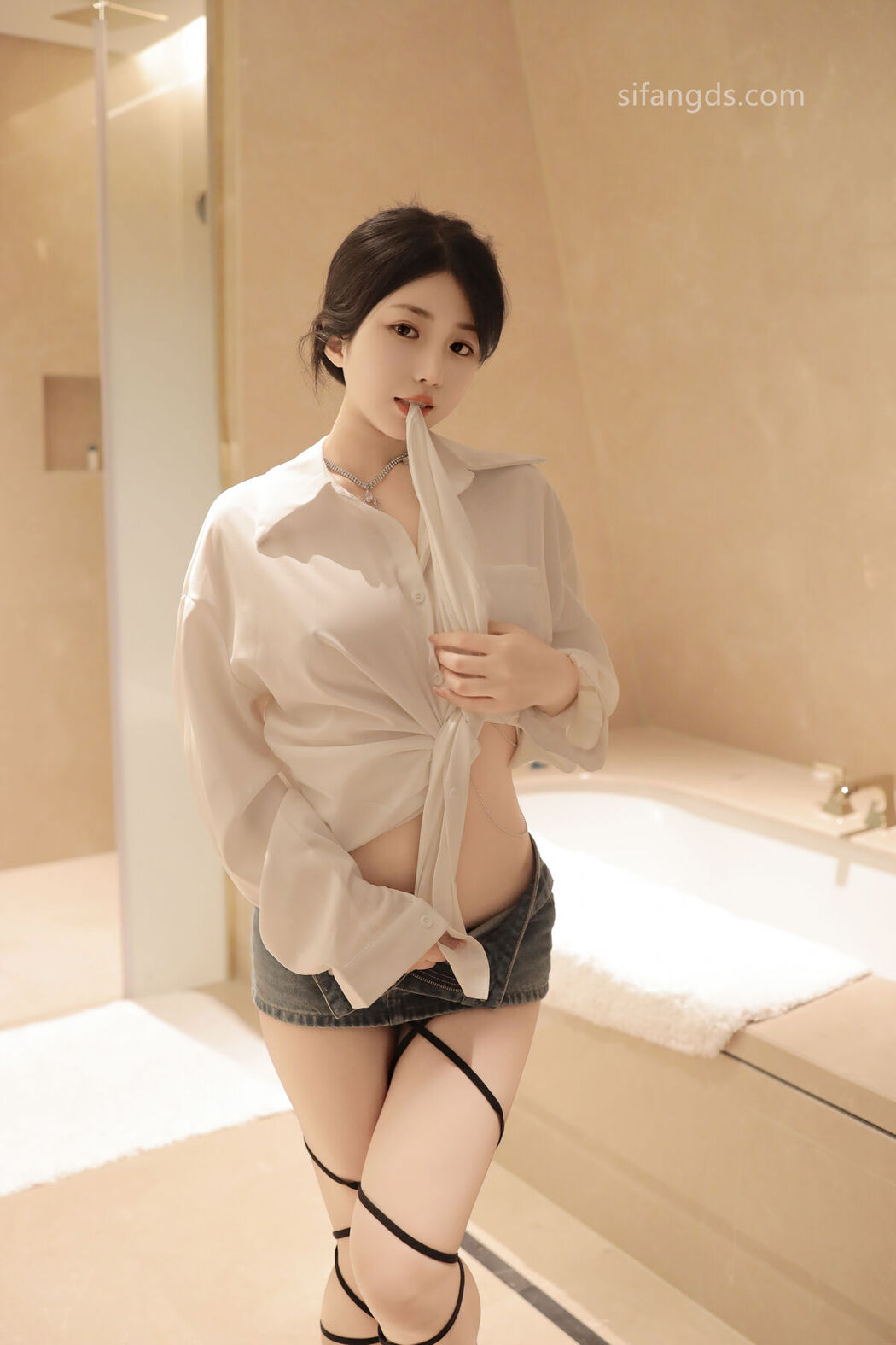 XR Uncensored Chen Xiao Hua 陈小花 &#8211; R18 秀人网模特 浴室中的激情 Part02 (47P)