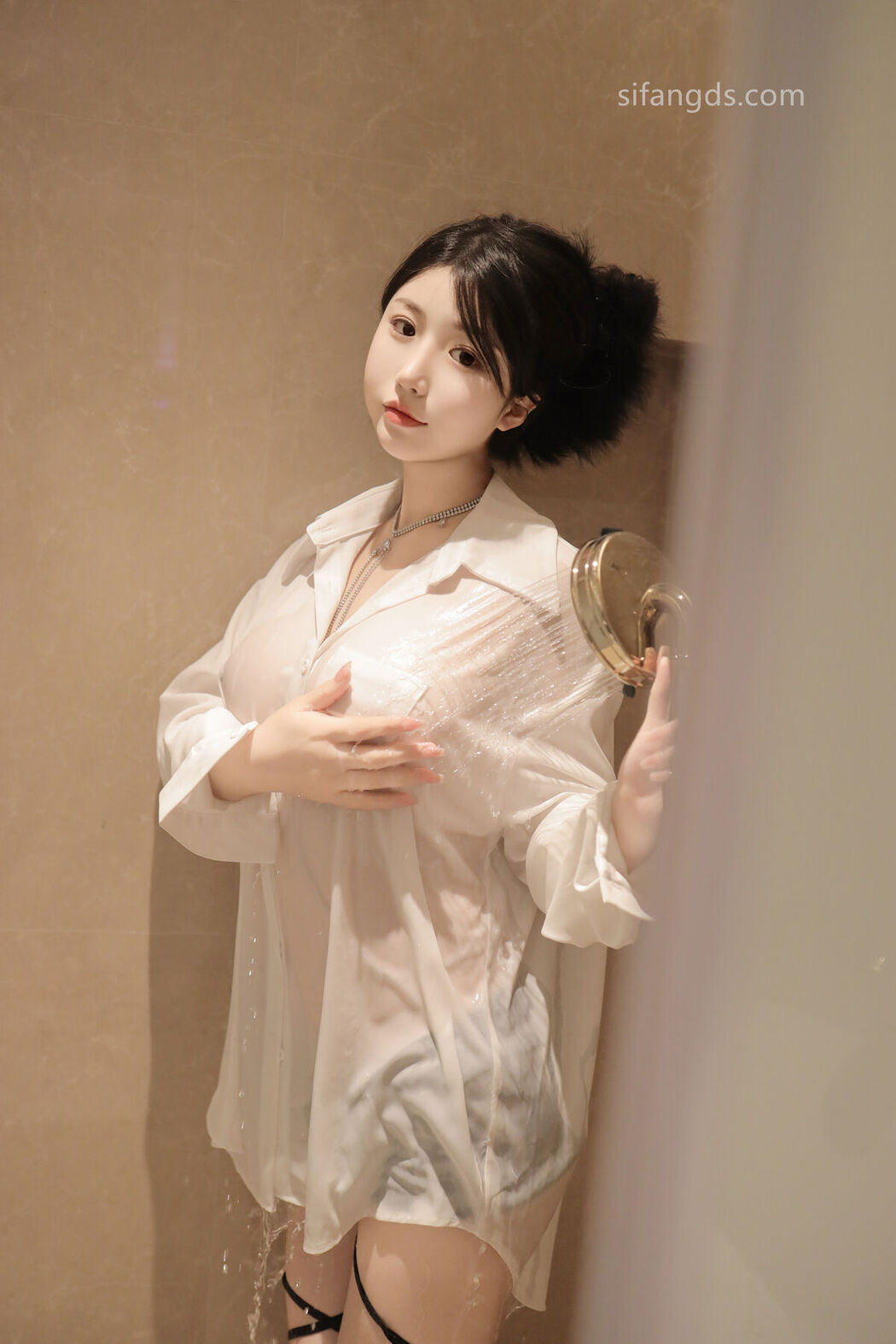 XR Uncensored Chen Xiao Hua 陈小花 &#8211; R18 秀人网模特 浴室中的激情 Part01 (47P &#8211; 8V)