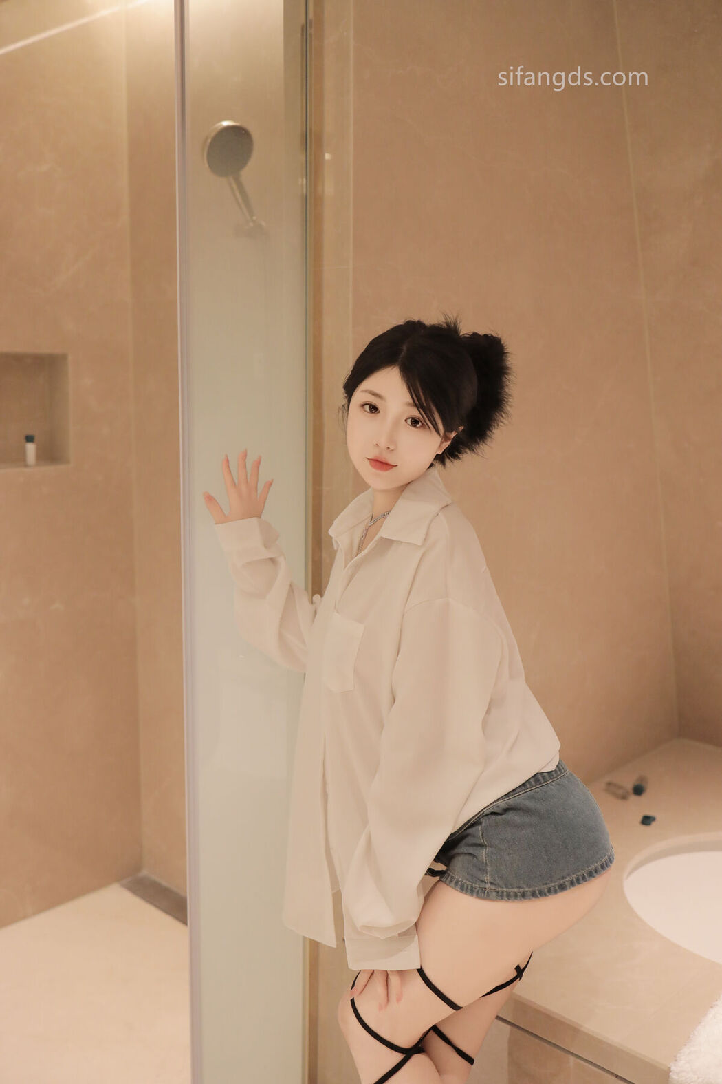 XR Uncensored Chen Xiao Hua 陈小花 &#8211; R18 秀人网模特 浴室中的激情 Part02 (47P)