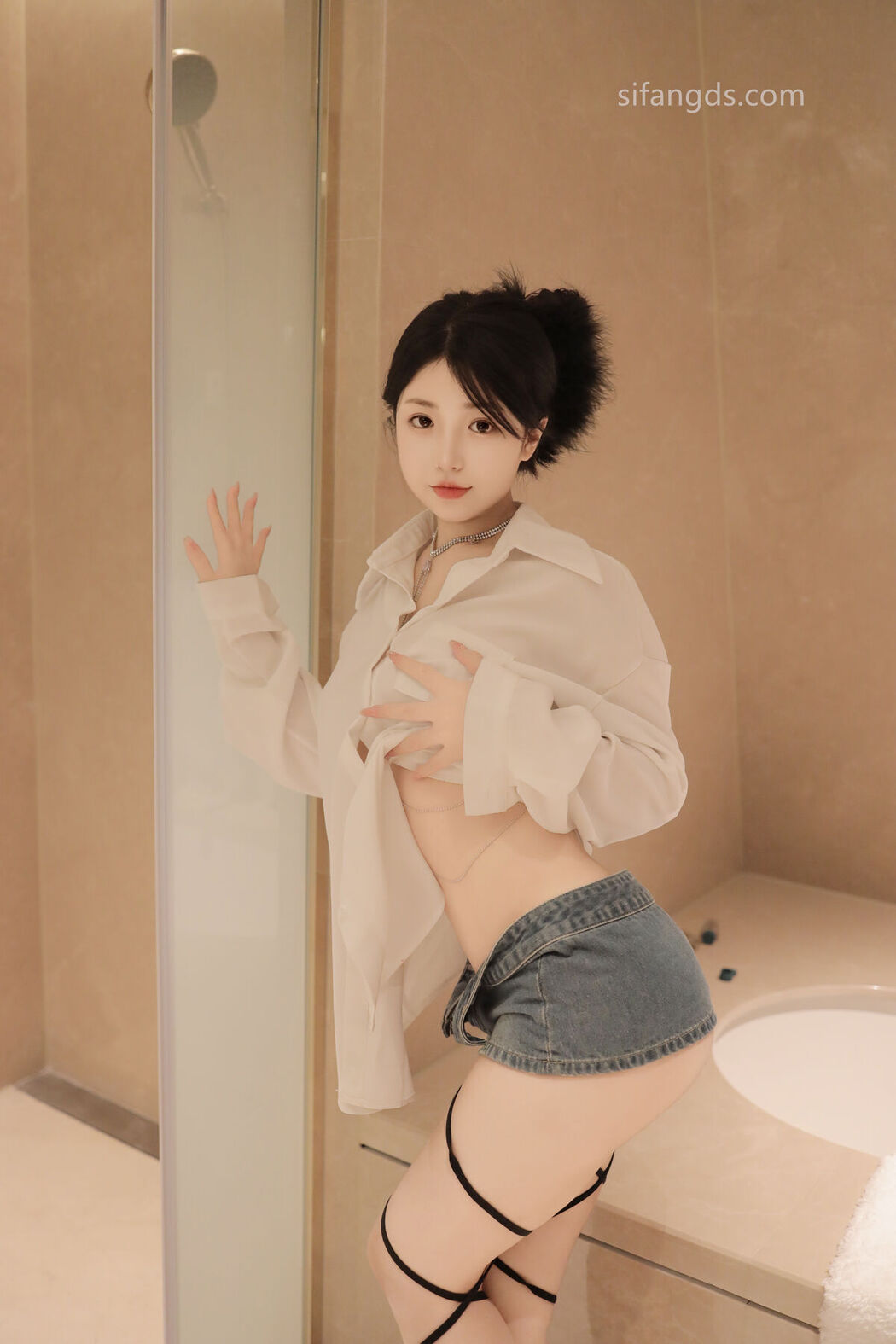 XR Uncensored Chen Xiao Hua 陈小花 &#8211; R18 秀人网模特 浴室中的激情 Part01 (47P &#8211; 8V)