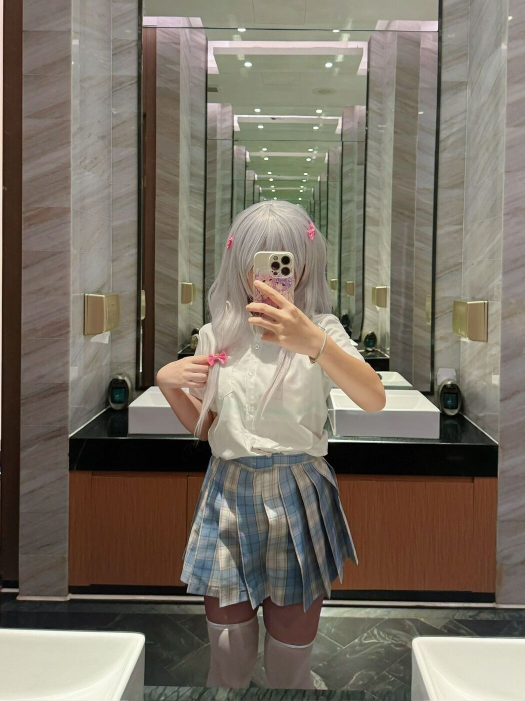 Coser@一枚呆呆 &#8211; 极品萝莉 (90P &#8211; 81V)