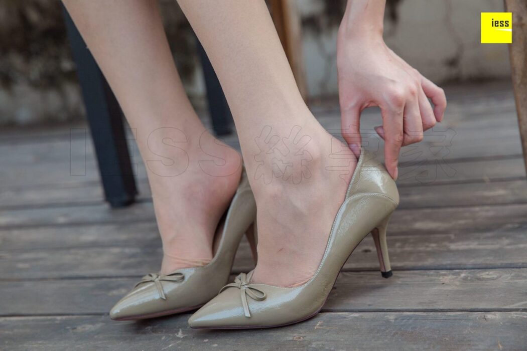 IESS异思趣向 SXJ.404 Yun Zhi