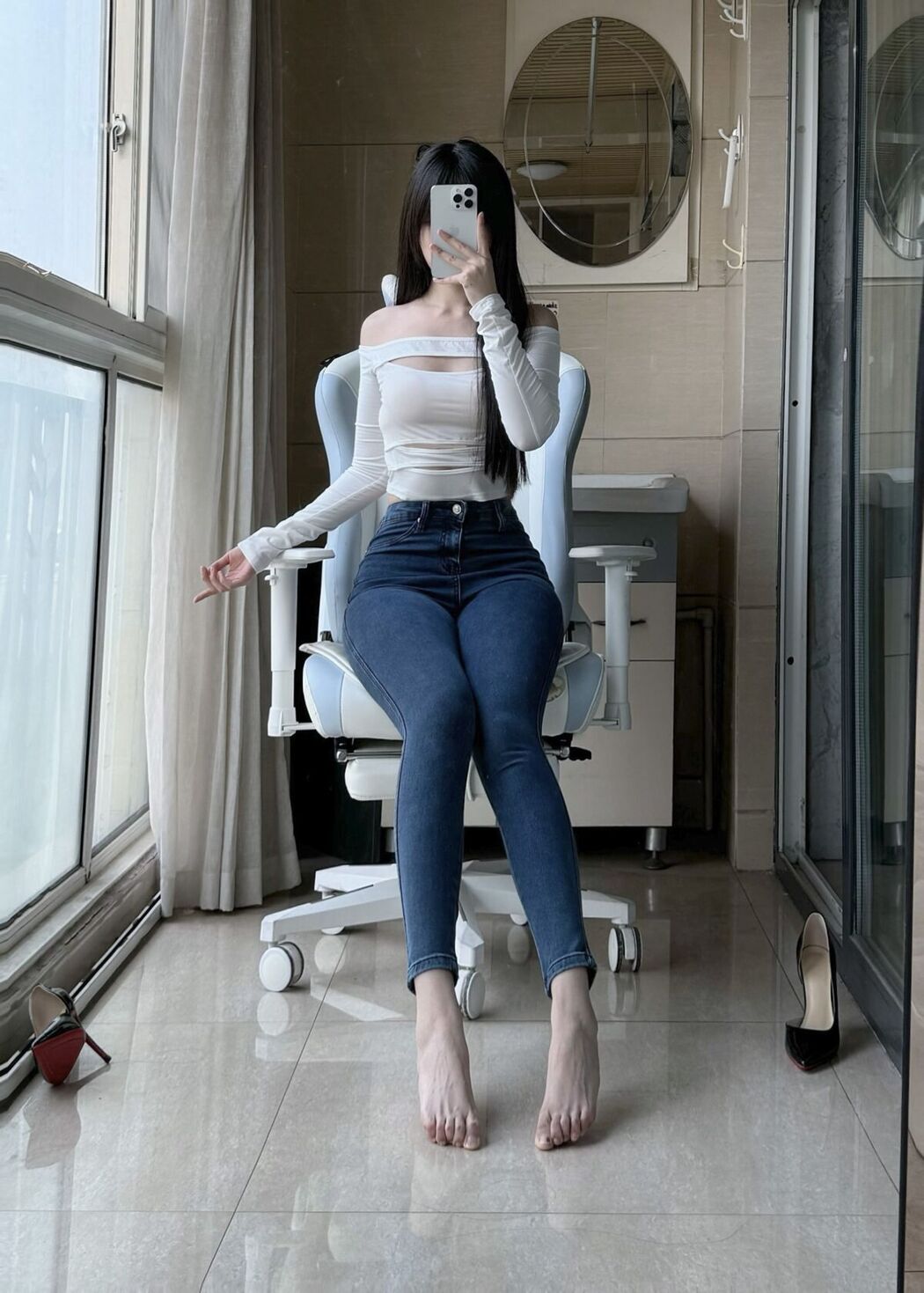 Coser@不可爱羚 – 牛仔裤 (29P – 7V)