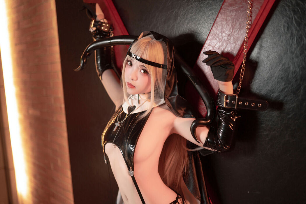 Coser@Bangni邦尼 &#8211; 修女 Part01 (64P)