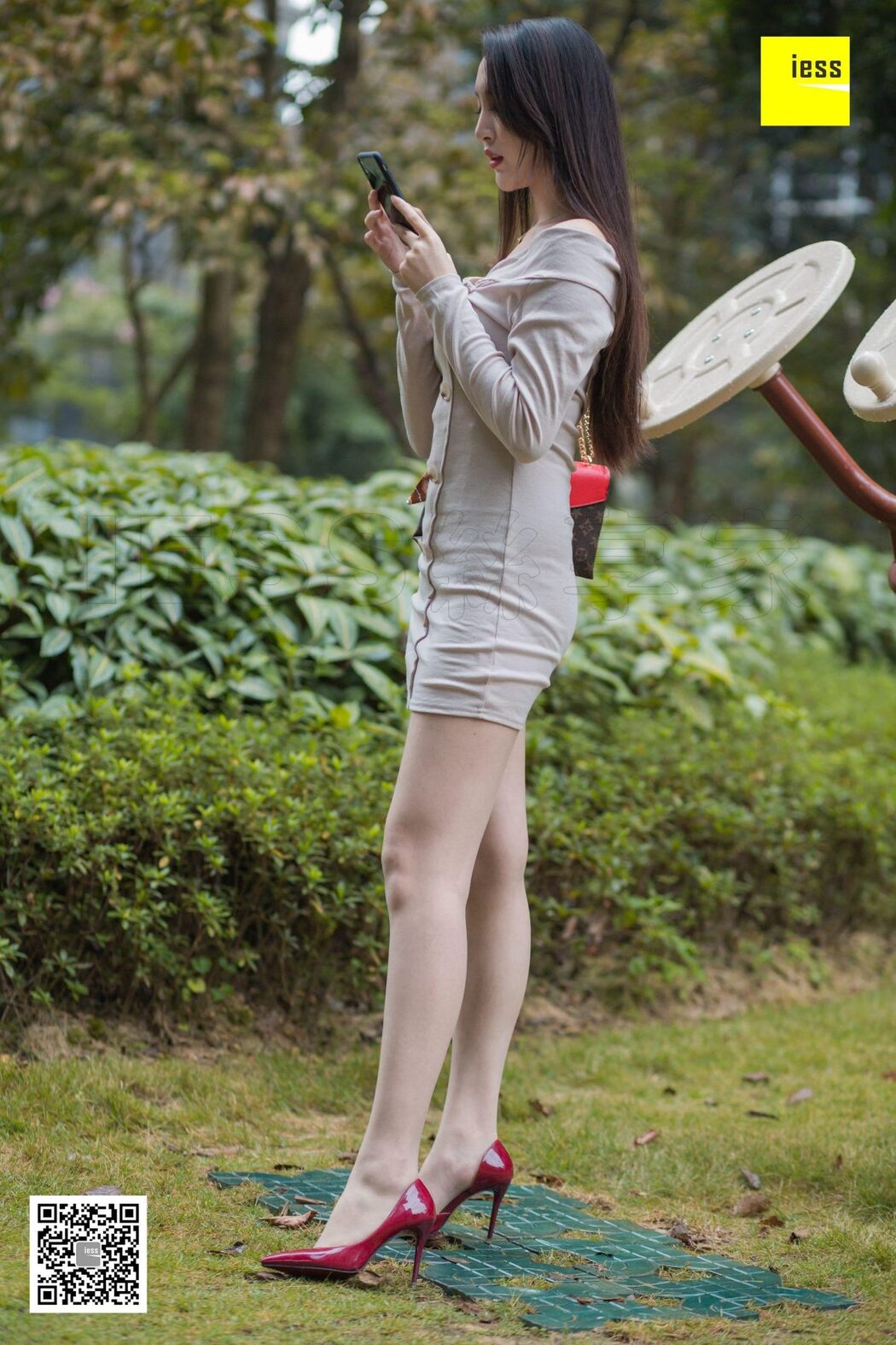 IESS异思趣向 SXJ.410 Yun Zhi