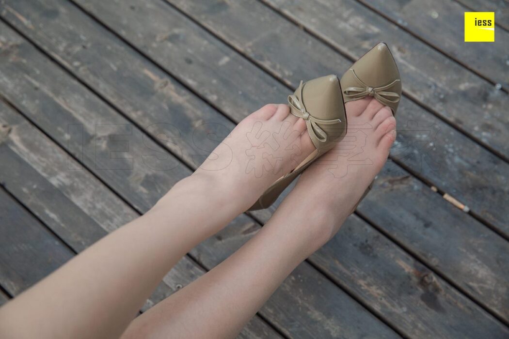 IESS异思趣向 SXJ.404 Yun Zhi