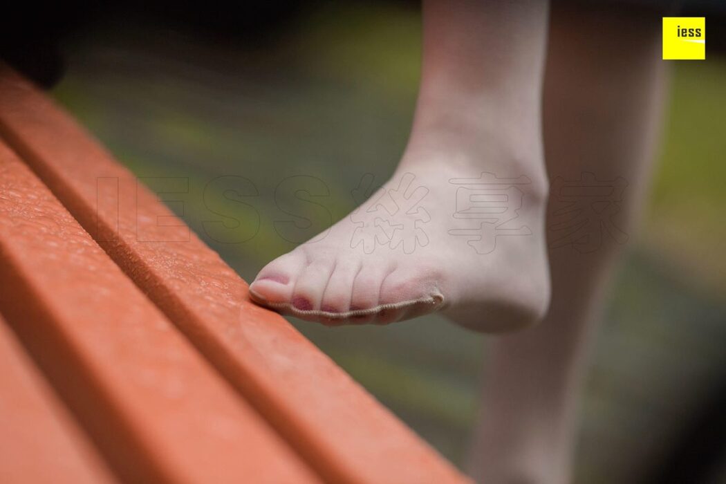 IESS异思趣向 SXJ.410 Yun Zhi