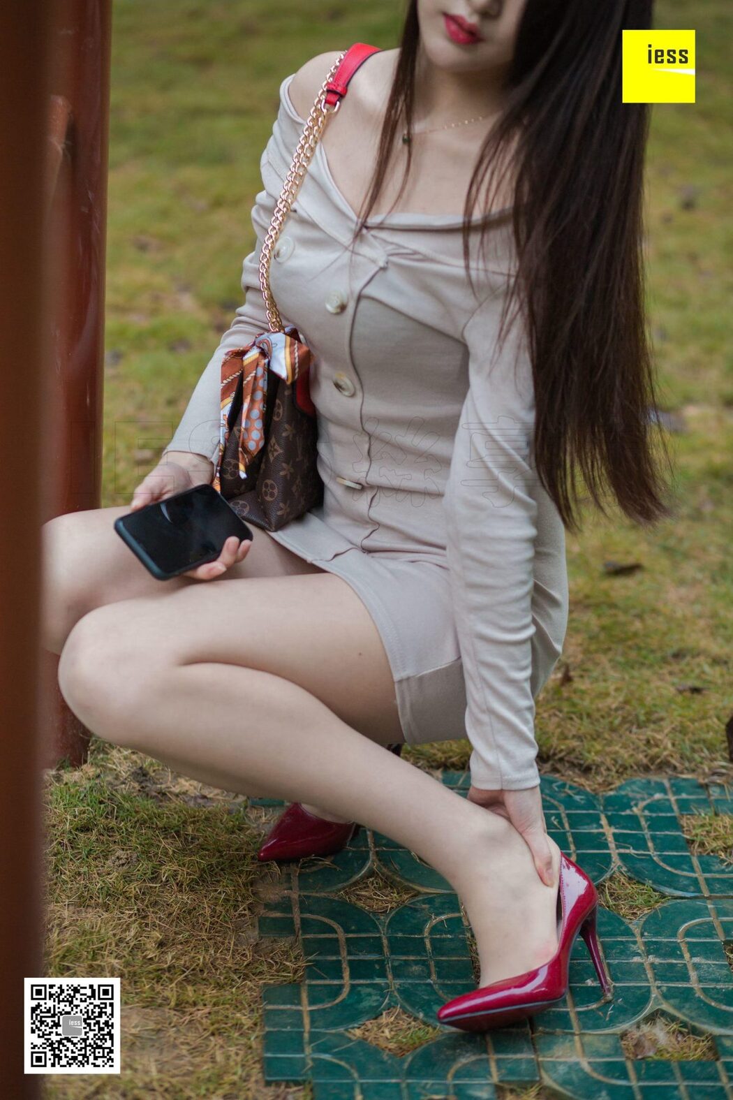 IESS异思趣向 SXJ.410 Yun Zhi