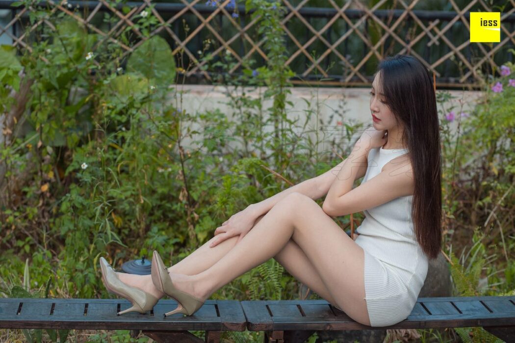 IESS异思趣向 SXJ.404 Yun Zhi