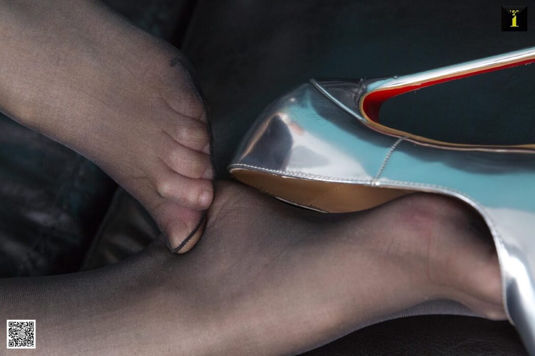 IESS异思趣向 No.596 Zi Qi