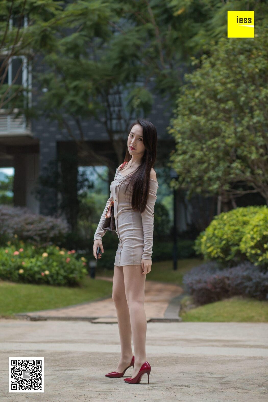 IESS异思趣向 SXJ.410 Yun Zhi