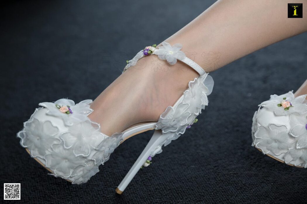 IESS异思趣向 No.540 Yu Zi