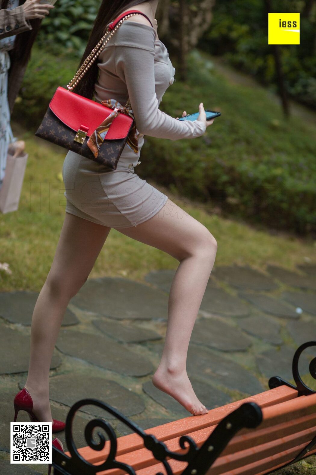 IESS异思趣向 SXJ.410 Yun Zhi