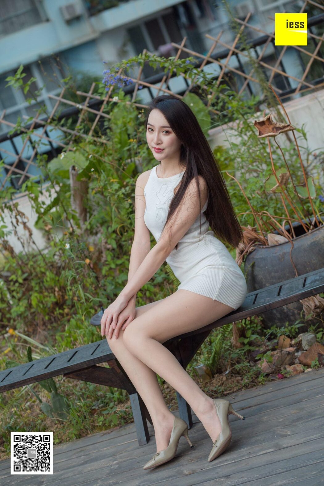 IESS异思趣向 SXJ.404 Yun Zhi