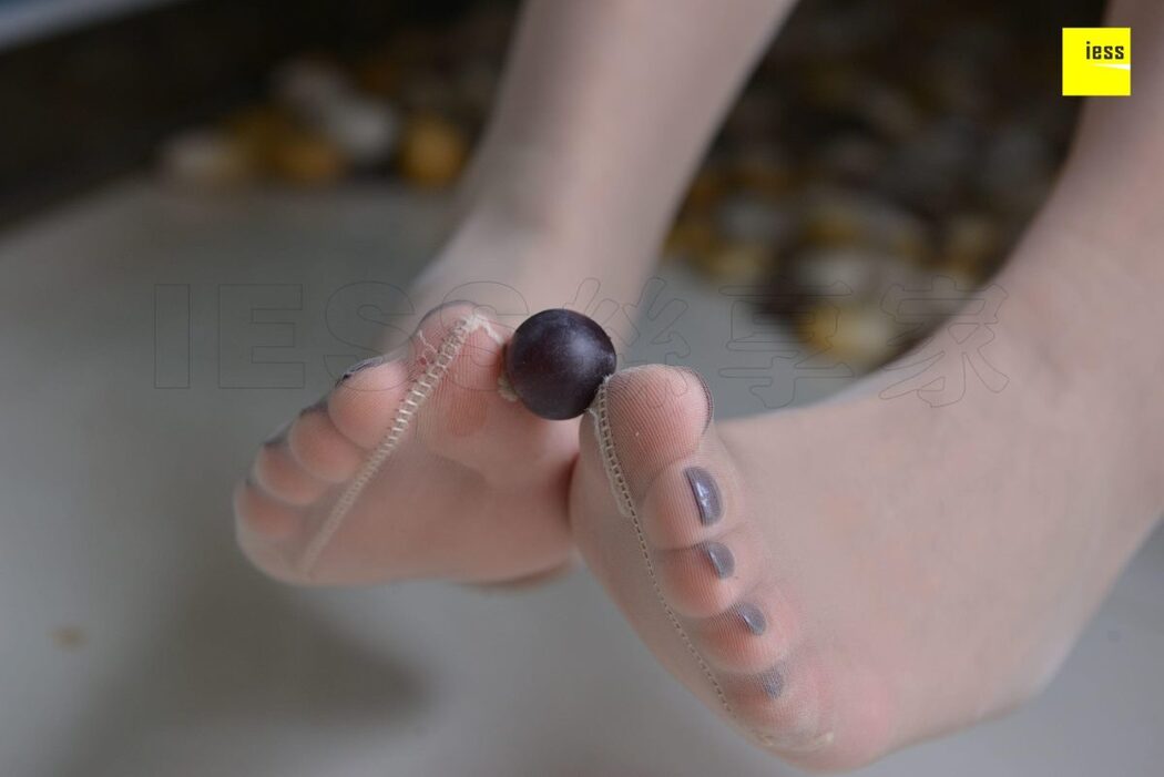 IESS异思趣向 SXJ.408 Qi Qi